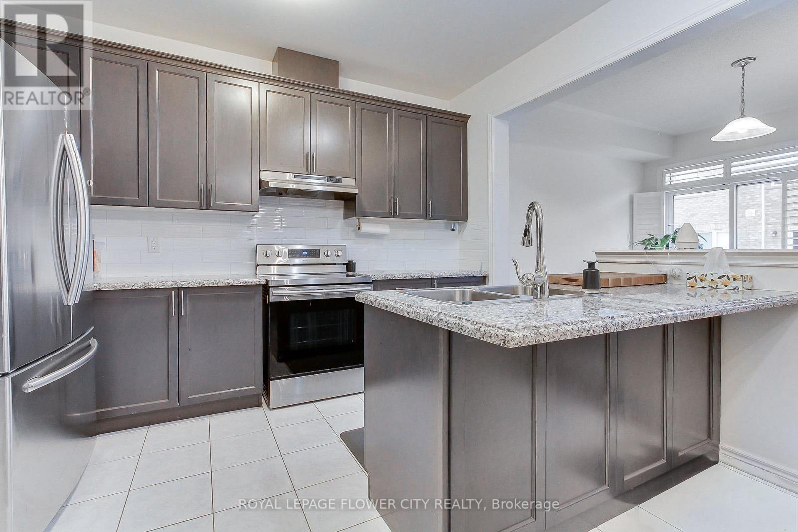101 Huguenot Road, Oakville, Ontario  L6H 0M3 - Photo 8 - W13633722