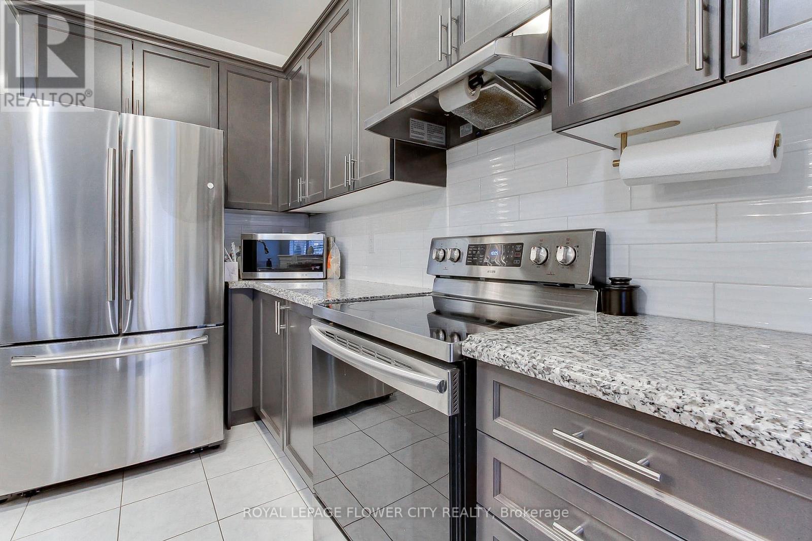 101 Huguenot Road, Oakville, Ontario  L6H 0M3 - Photo 9 - W13633722