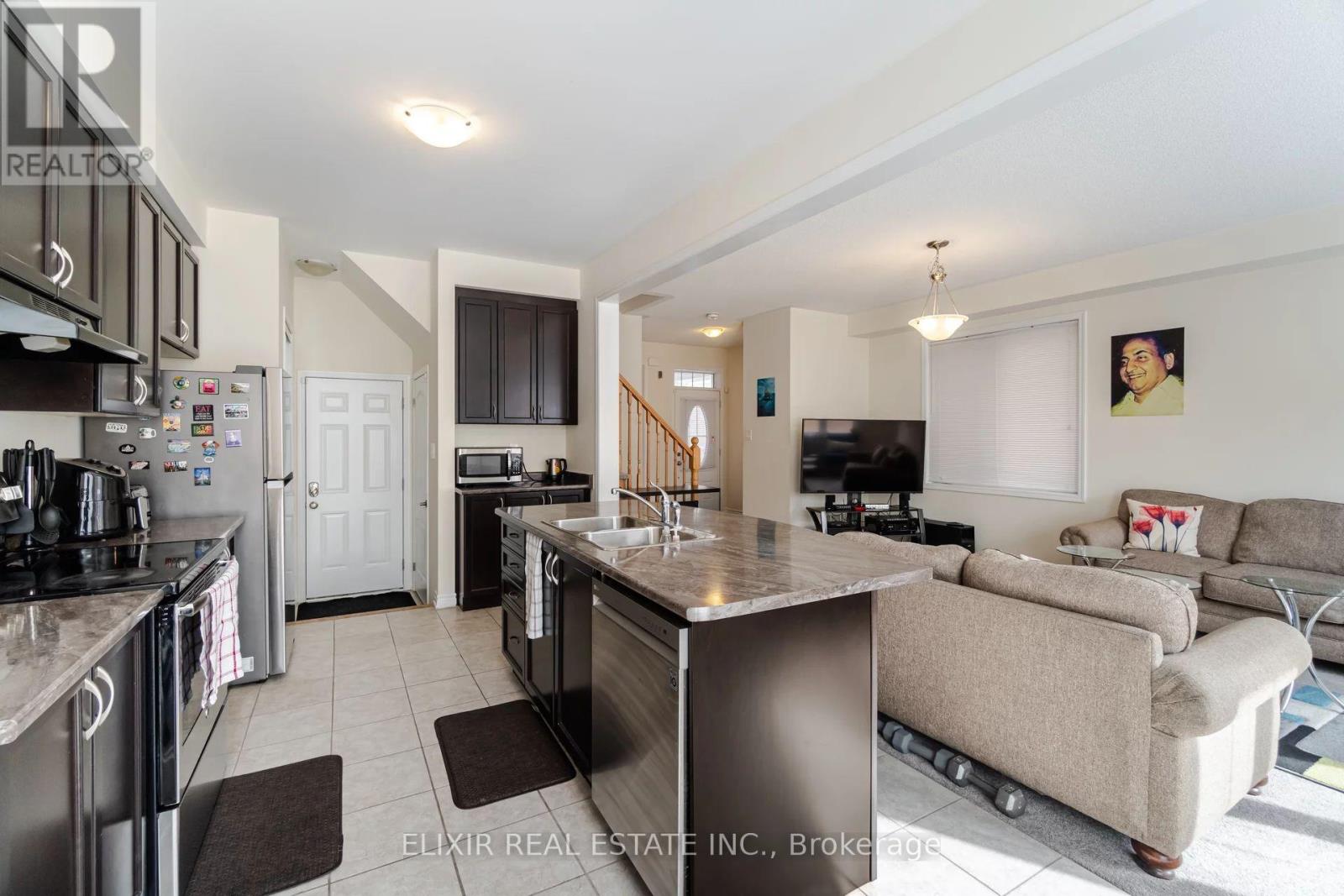 532 Edenbrook Hill Drive, Brampton, Ontario  L7A 2K9 - Photo 6 - W13633766