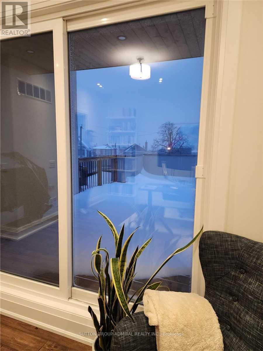201 - 15 Ennerdale Road, Toronto, Ontario  M6E 4C2 - Photo 15 - W13633802