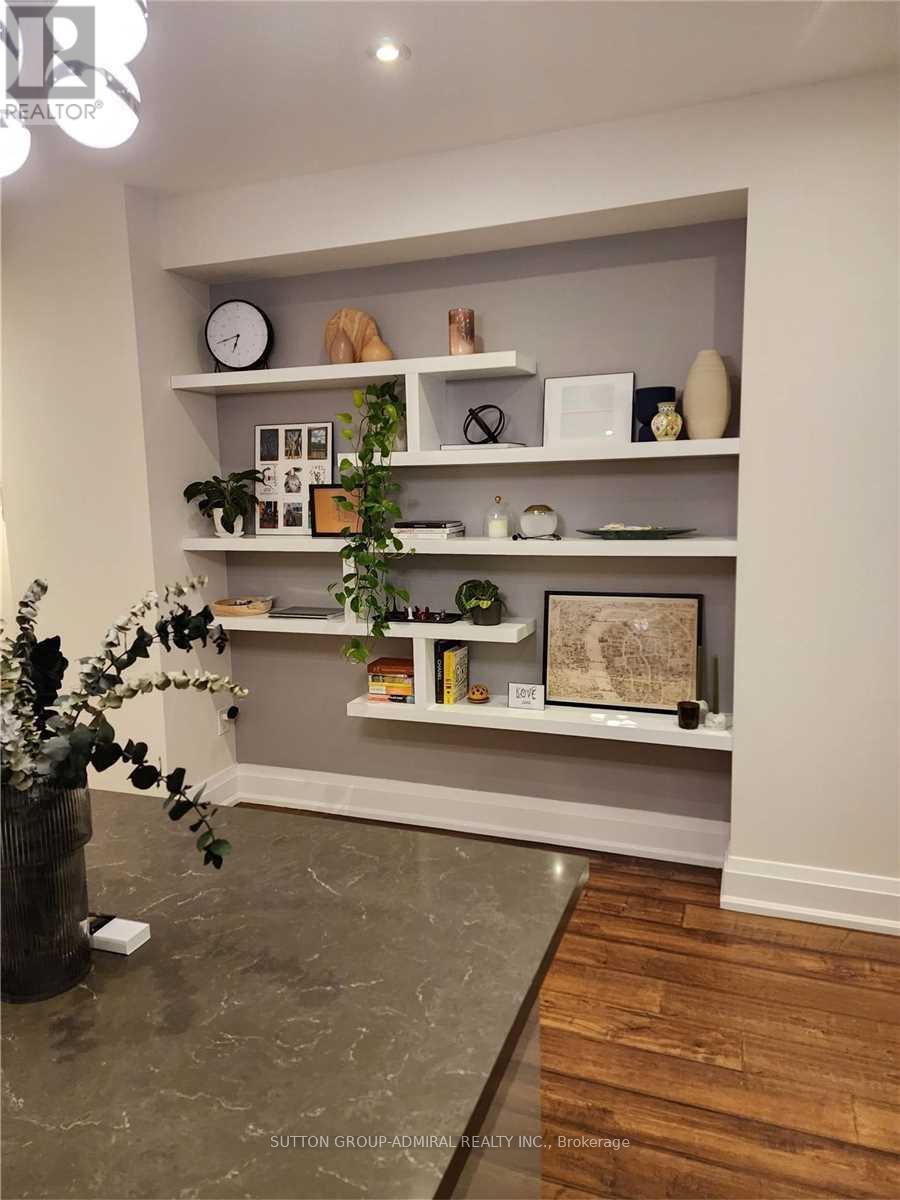 201 - 15 Ennerdale Road, Toronto, Ontario  M6E 4C2 - Photo 3 - W13633802