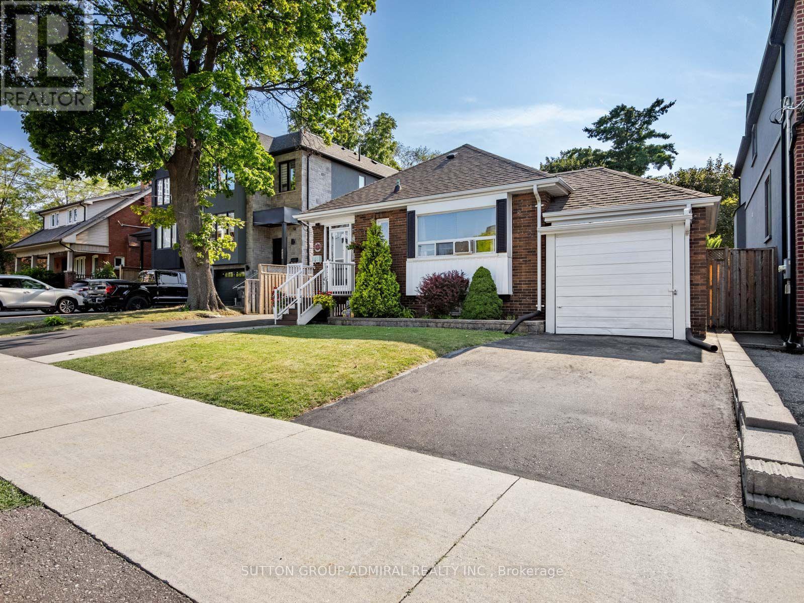980 Kipling Avenue, Toronto, Ontario  M9B 3L2 - Photo 2 - W13633804