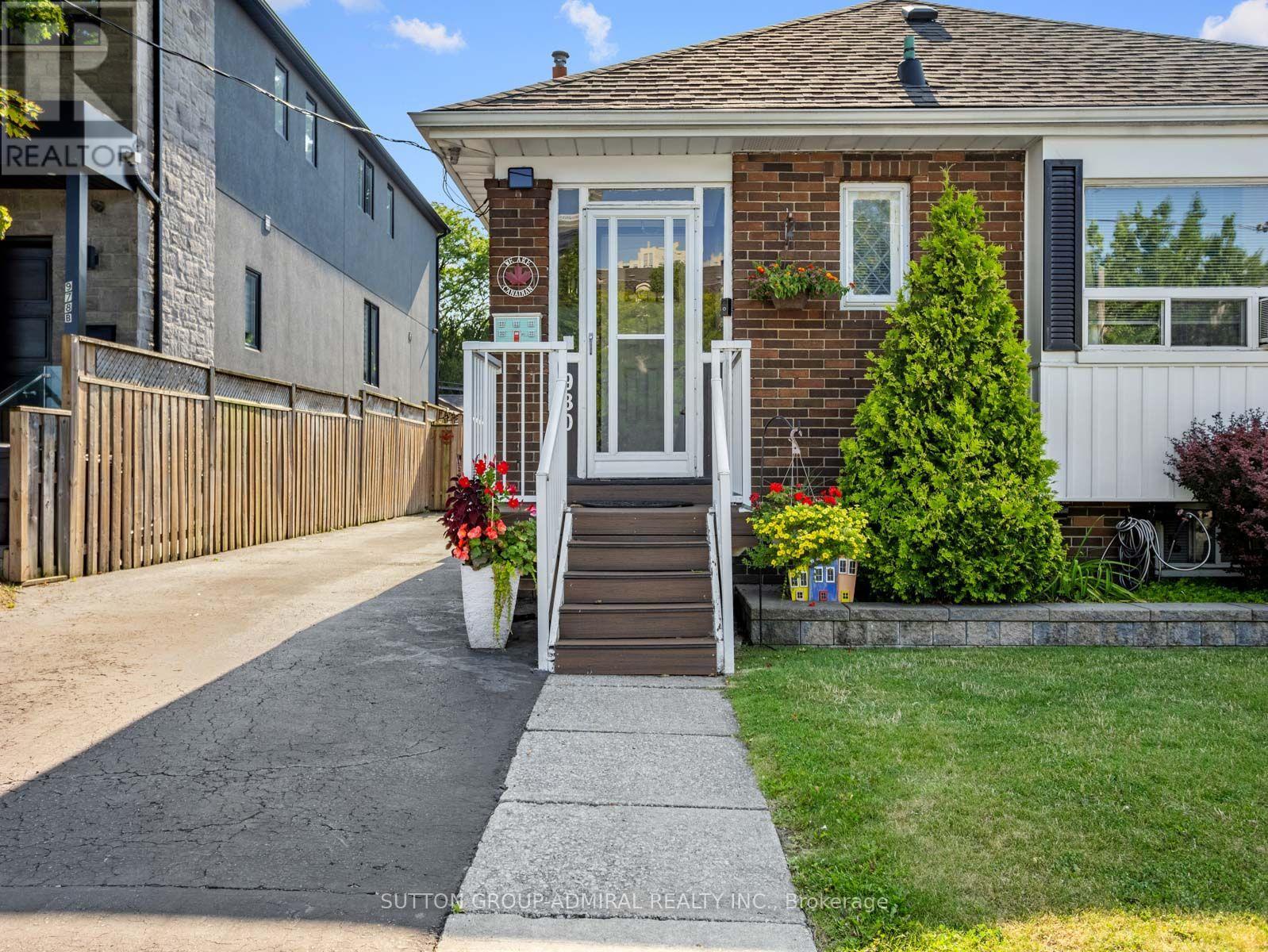 980 Kipling Avenue, Toronto, Ontario  M9B 3L2 - Photo 3 - W13633804