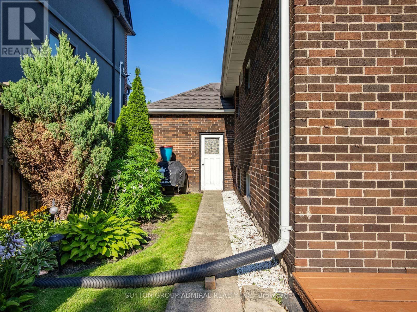 980 Kipling Avenue, Toronto, Ontario  M9B 3L2 - Photo 32 - W13633804