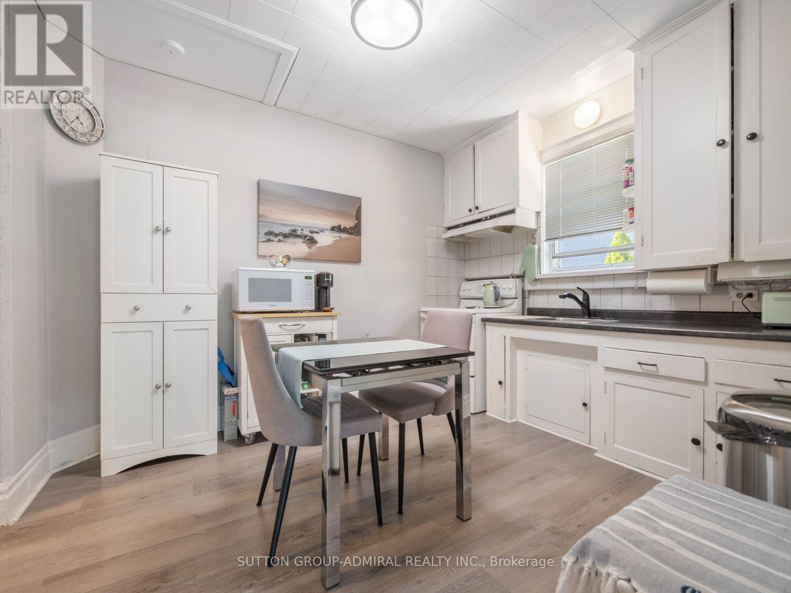 980 Kipling Avenue, Toronto, Ontario  M9B 3L2 - Photo 9 - W13633804