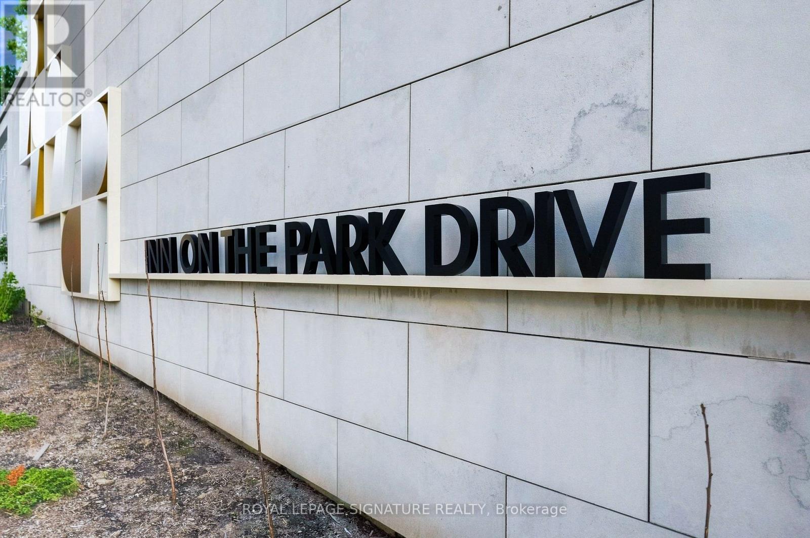 2709 - 10 Inn On The Park Drive, Toronto, Ontario M3C 0P9 - Photo 2 - C13633350