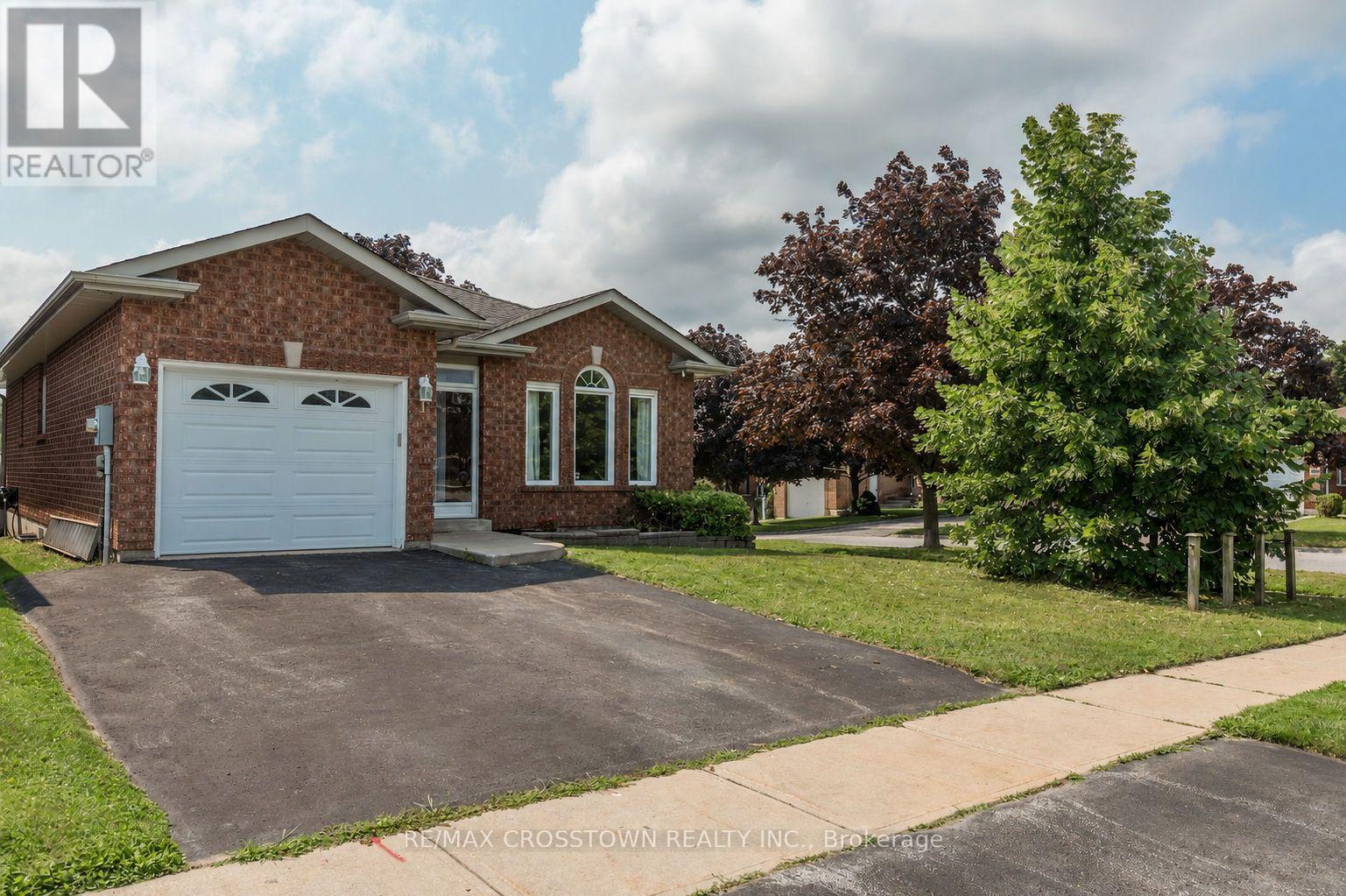 1 Lang Drive, Barrie, Ontario L4N 7X9 - Photo 2 - S13633226