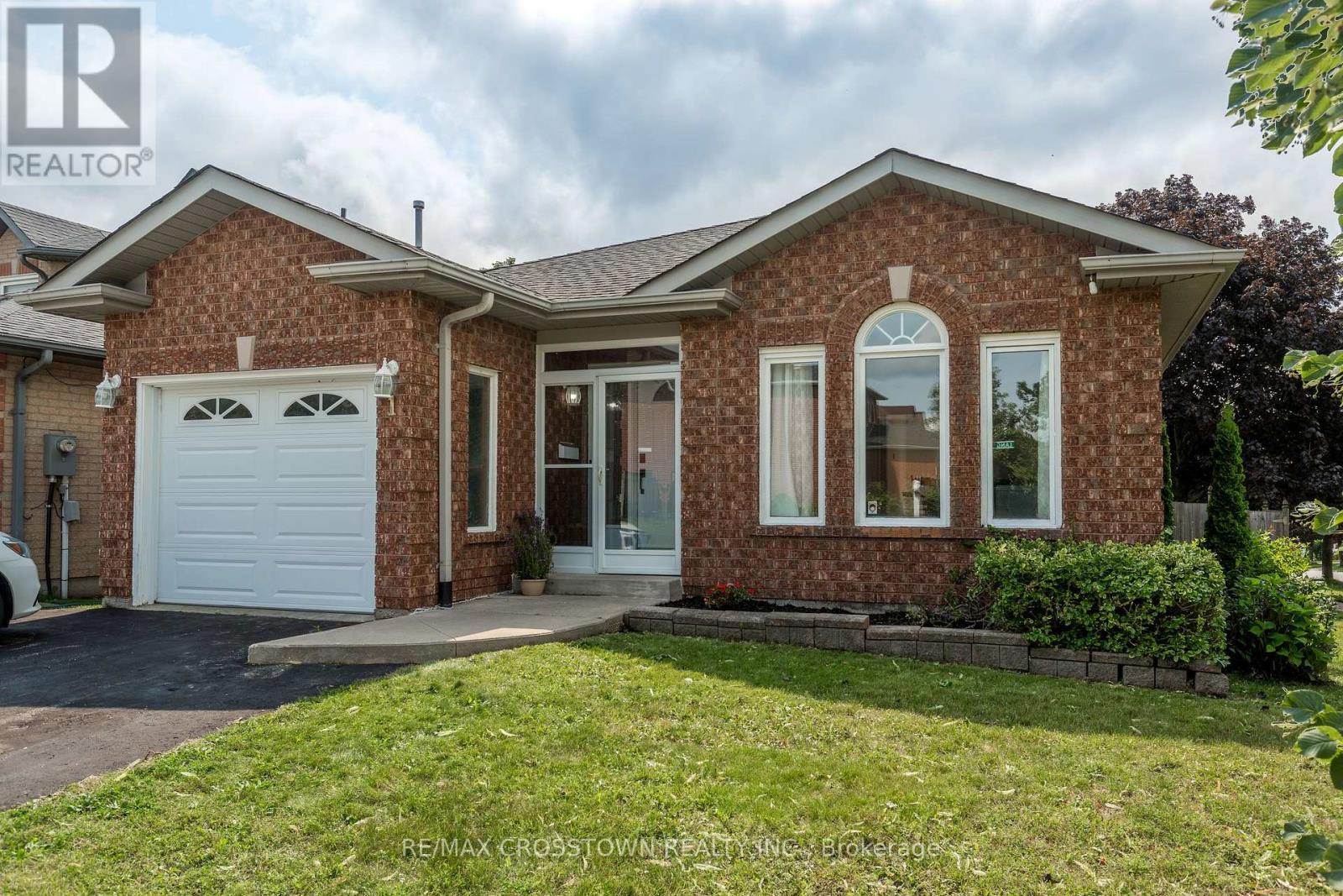 1 LANG DRIVE, Barrie, Ontario
