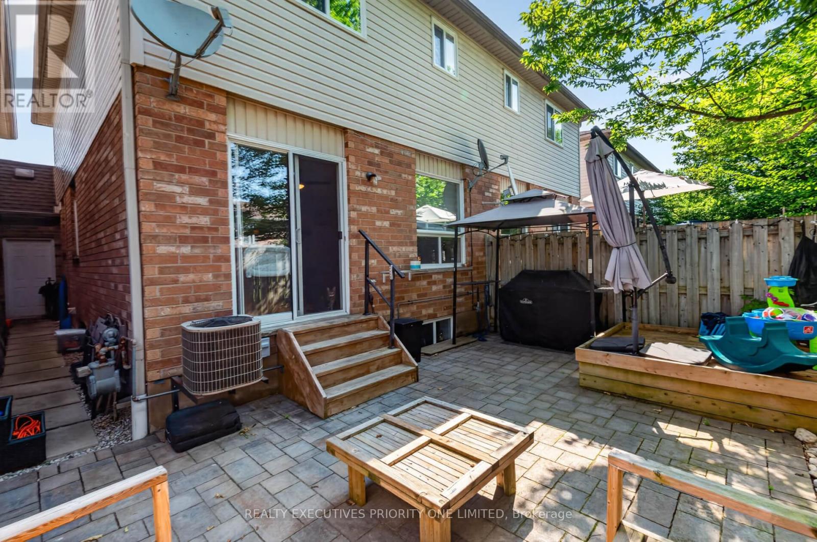 9 - 37 Bond Court, Guelph, Ontario  N1H 8P3 - Photo 29 - X13633724