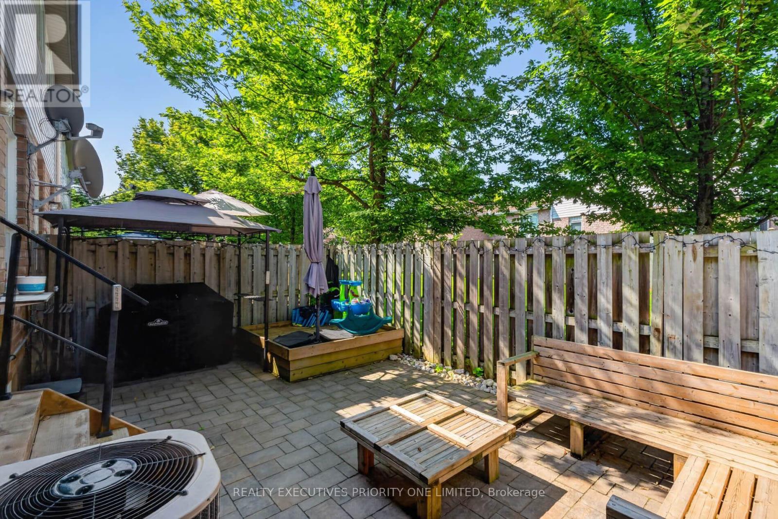 9 - 37 Bond Court, Guelph, Ontario  N1H 8P3 - Photo 30 - X13633724
