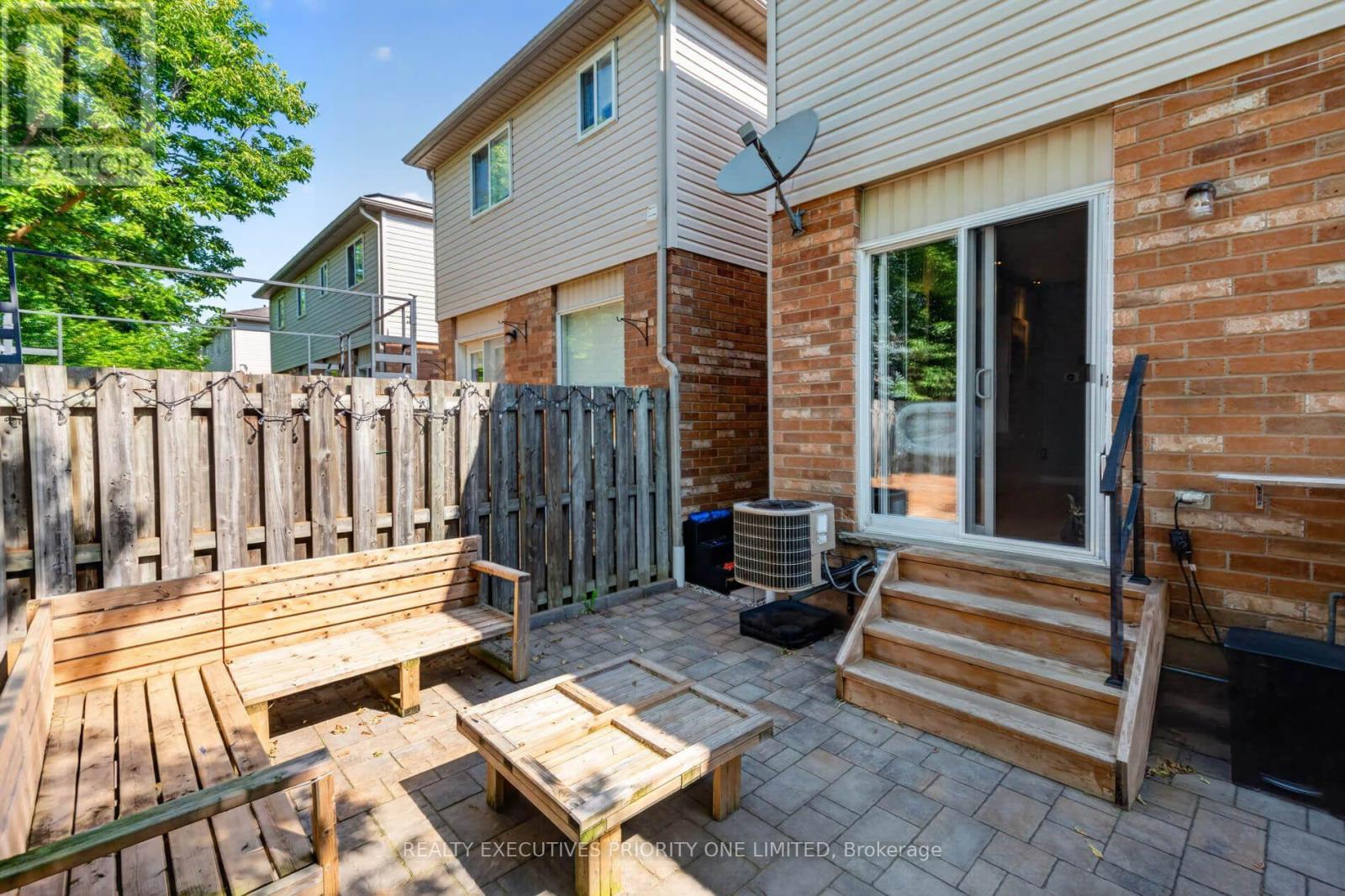 9 - 37 Bond Court, Guelph, Ontario  N1H 8P3 - Photo 32 - X13633724