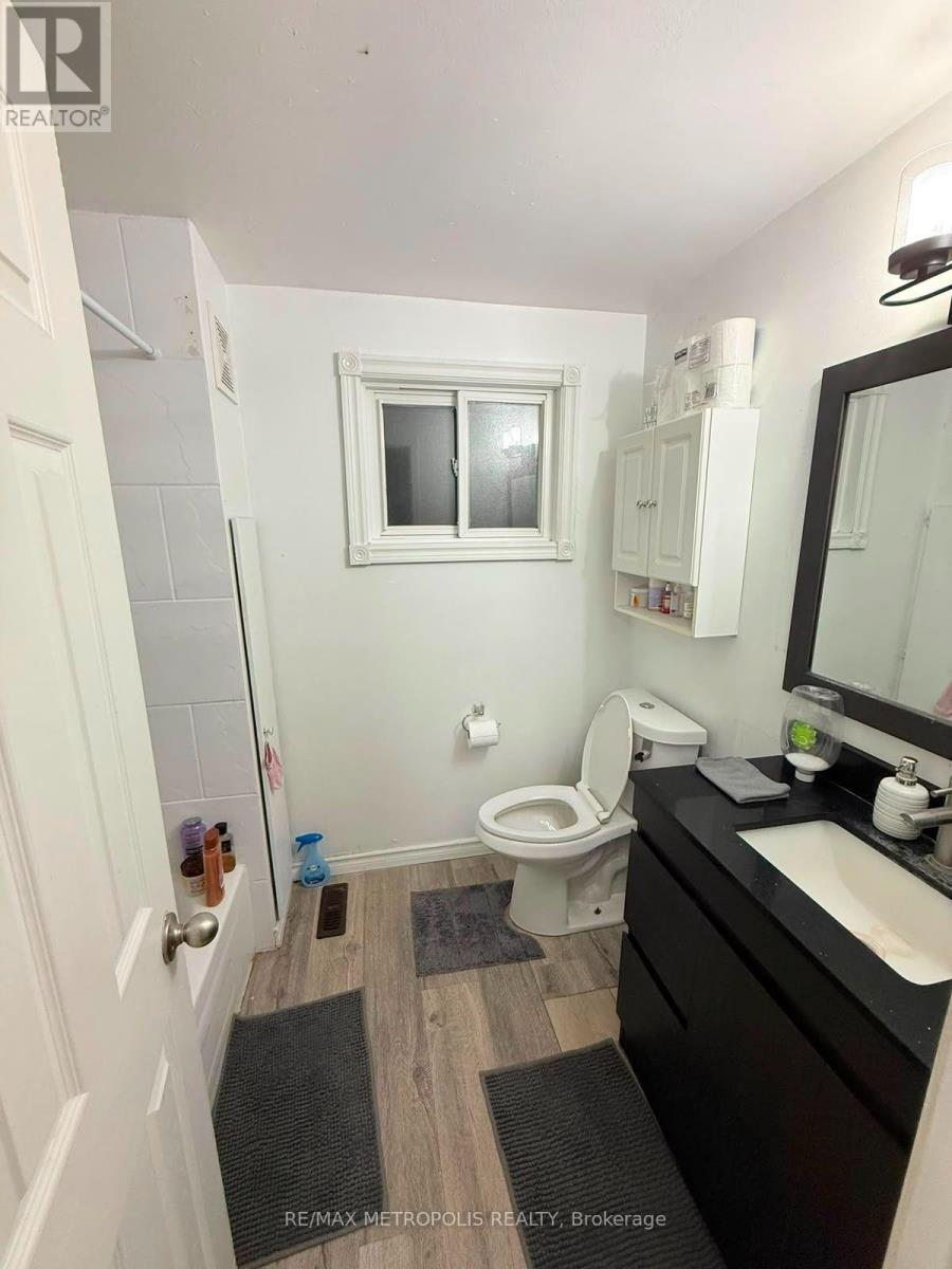 Main - 152 Woodside Avenue, Cambridge, Ontario  N1S 3Y1 - Photo 11 - X13633752
