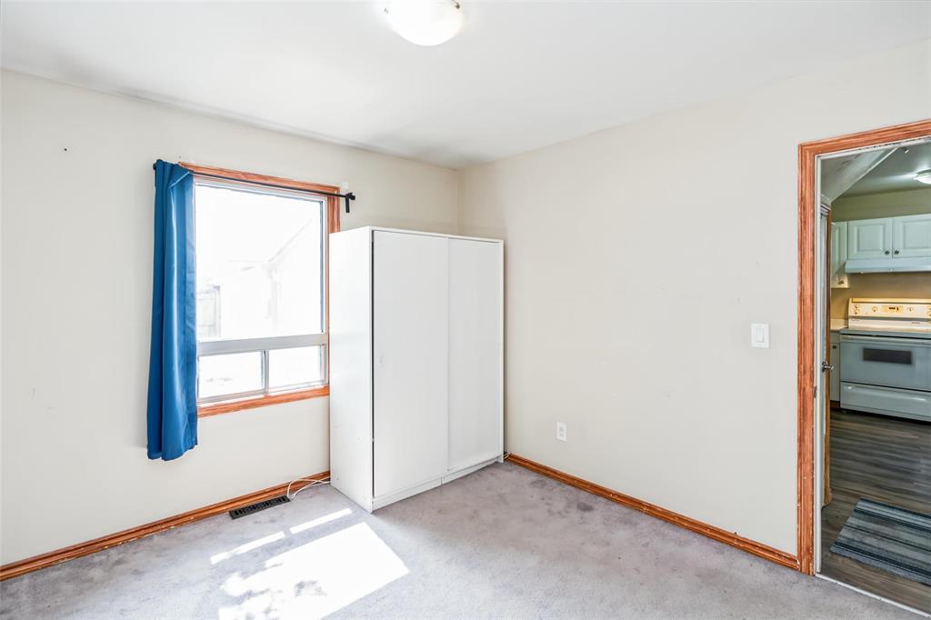 1534 Pritchard Avenue, Winnipeg, Manitoba  R2X 0H7 - Photo 12 - 202619361