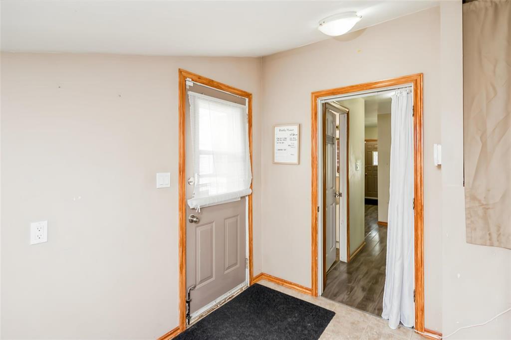 1534 Pritchard Avenue, Winnipeg, Manitoba  R2X 0H7 - Photo 16 - 202619361