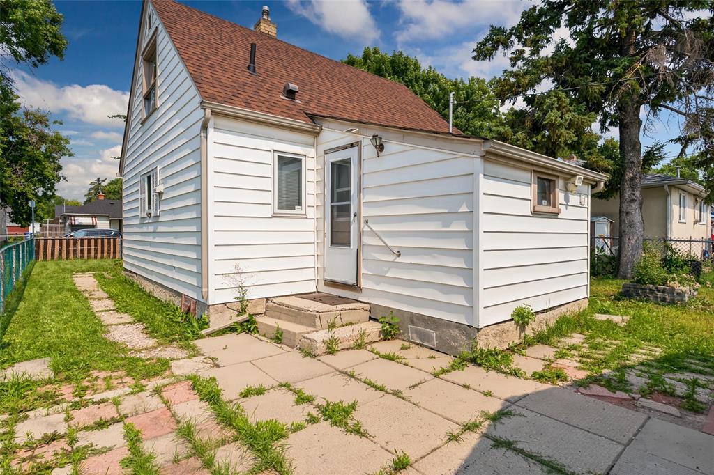1534 Pritchard Avenue, Winnipeg, Manitoba  R2X 0H7 - Photo 24 - 202619361