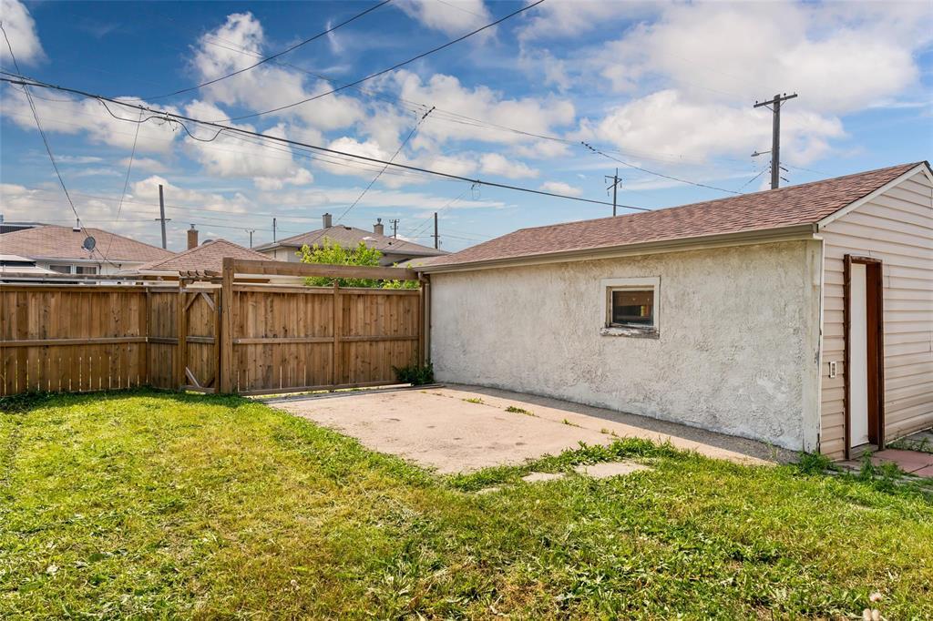 1534 Pritchard Avenue, Winnipeg, Manitoba  R2X 0H7 - Photo 25 - 202619361