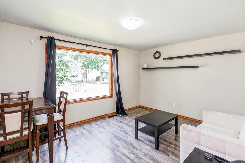 1534 Pritchard Avenue, Winnipeg, Manitoba  R2X 0H7 - Photo 3 - 202619361