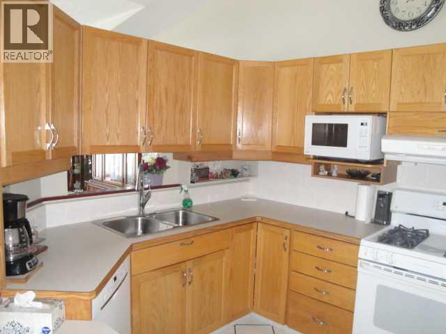 94 Heritage Lane W, Lethbridge, Alberta T1K 7S4 - Photo 5 - A2327714