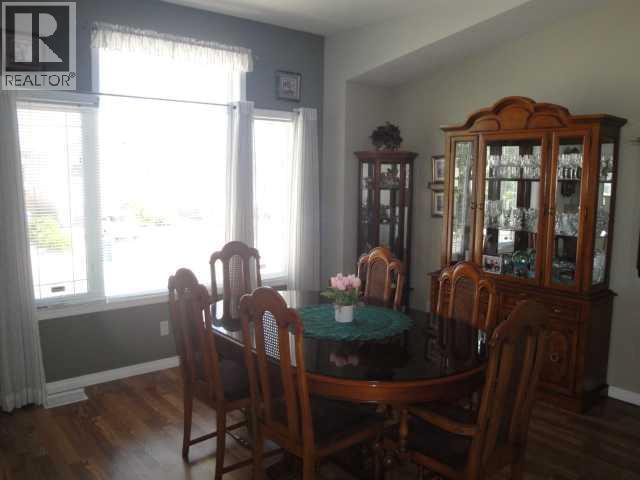 94 Heritage Lane W, Lethbridge, Alberta T1K 7S4 - Photo 4 - A2327714