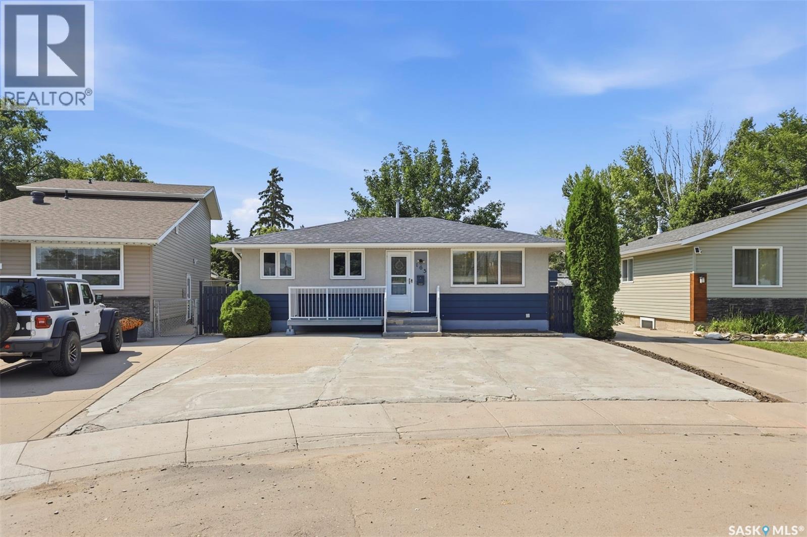 165 Acadia Court, Saskatoon, Saskatchewan  S7H 4C4 - Photo 2 - SK044353