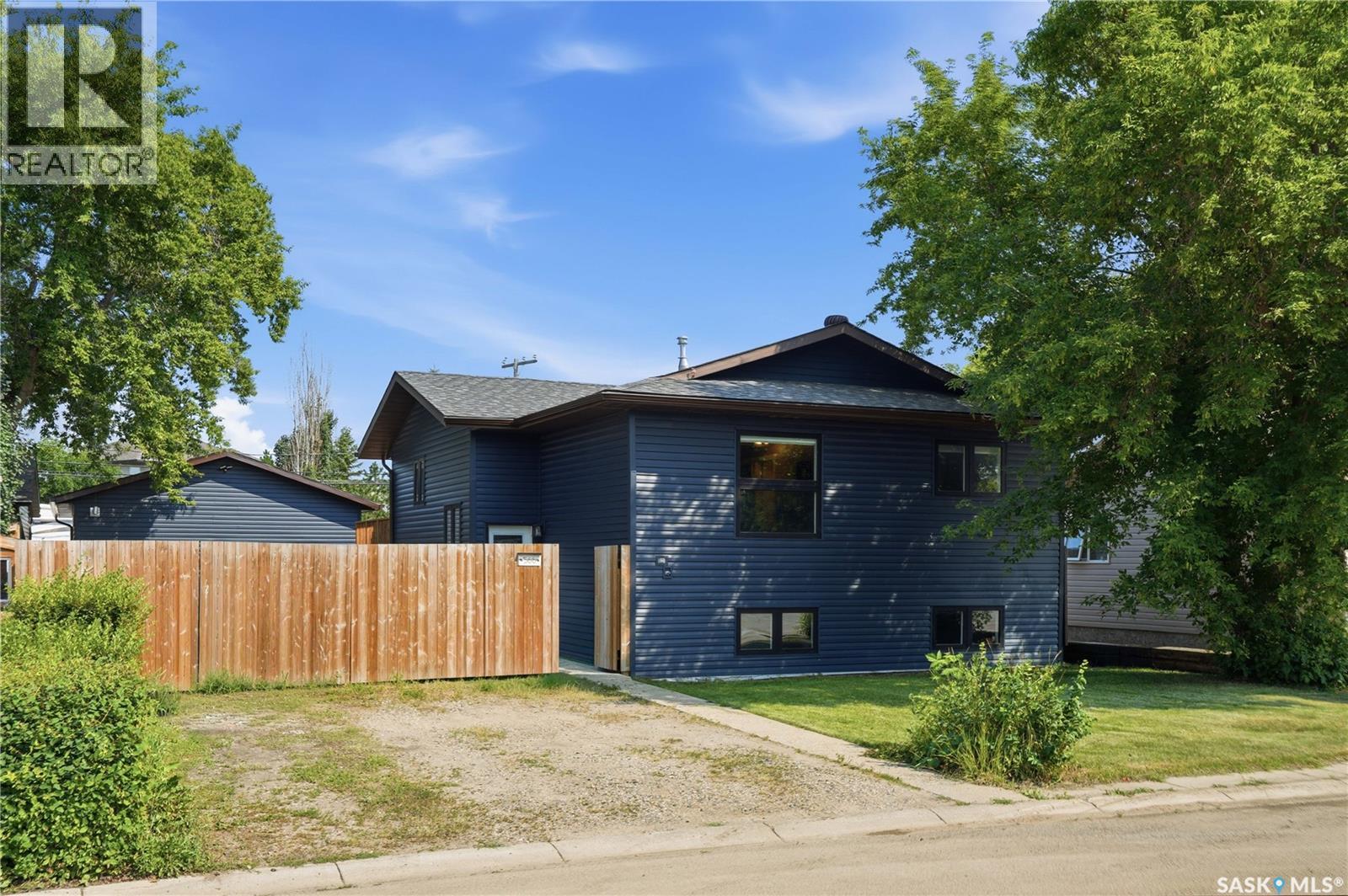 566 Klassen Crescent, Martensville, Saskatchewan  S0K 2T2 - Photo 3 - SK044352