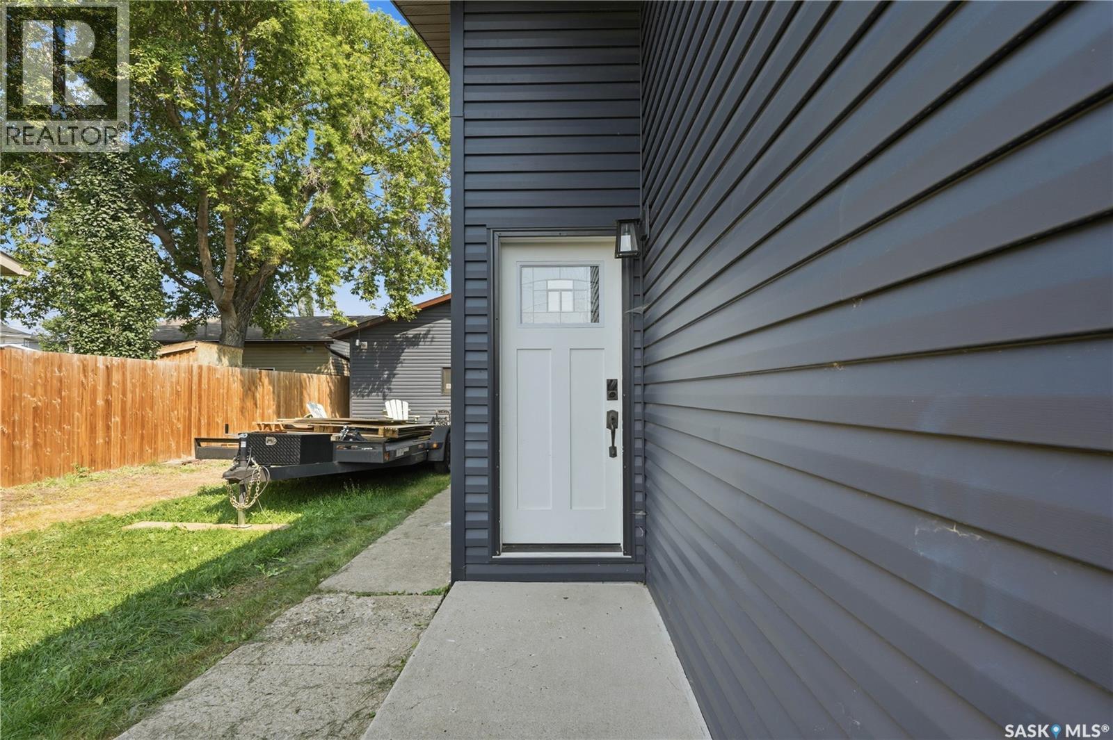 566 Klassen Crescent, Martensville, Saskatchewan  S0K 2T2 - Photo 46 - SK044352