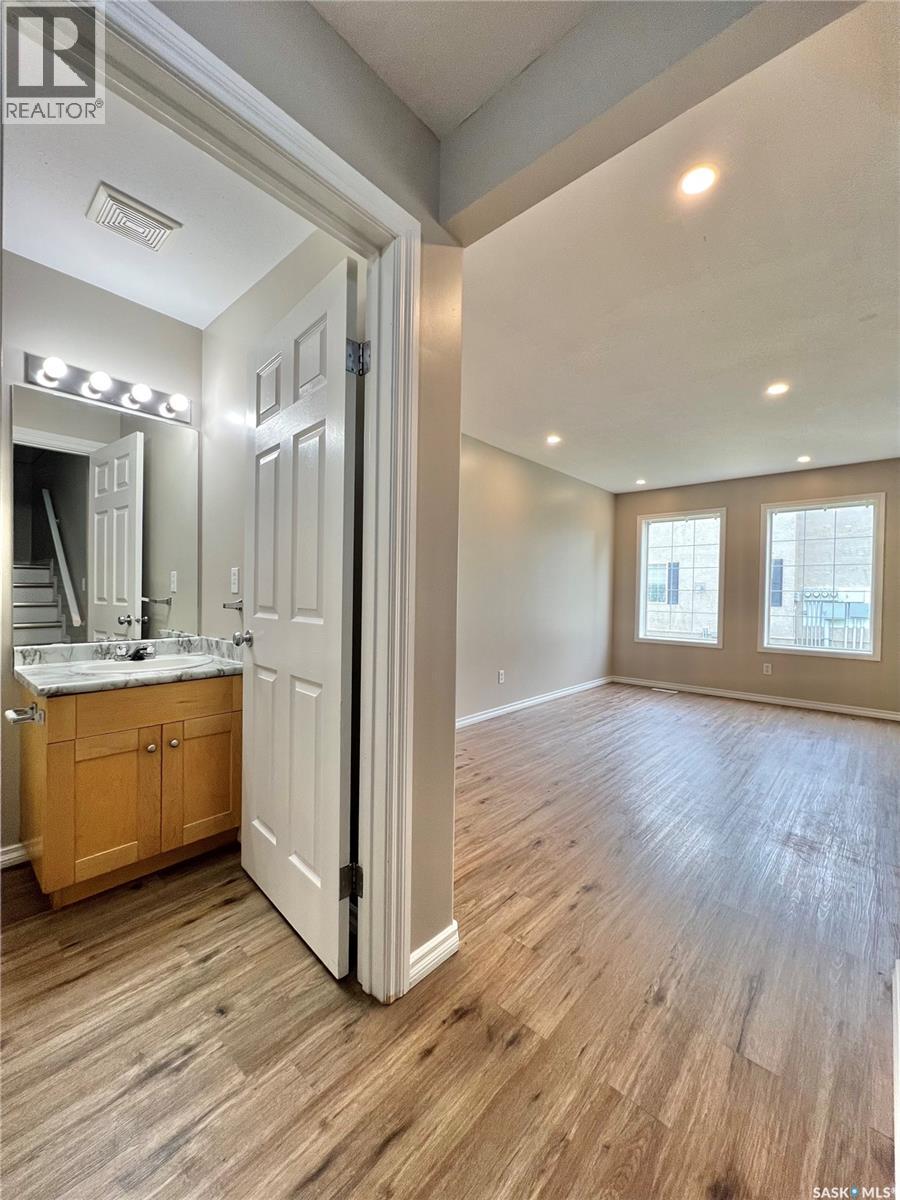 50 103 Banyan Crescent, Saskatoon, Saskatchewan  S7V 1G3 - Photo 4 - SK044329