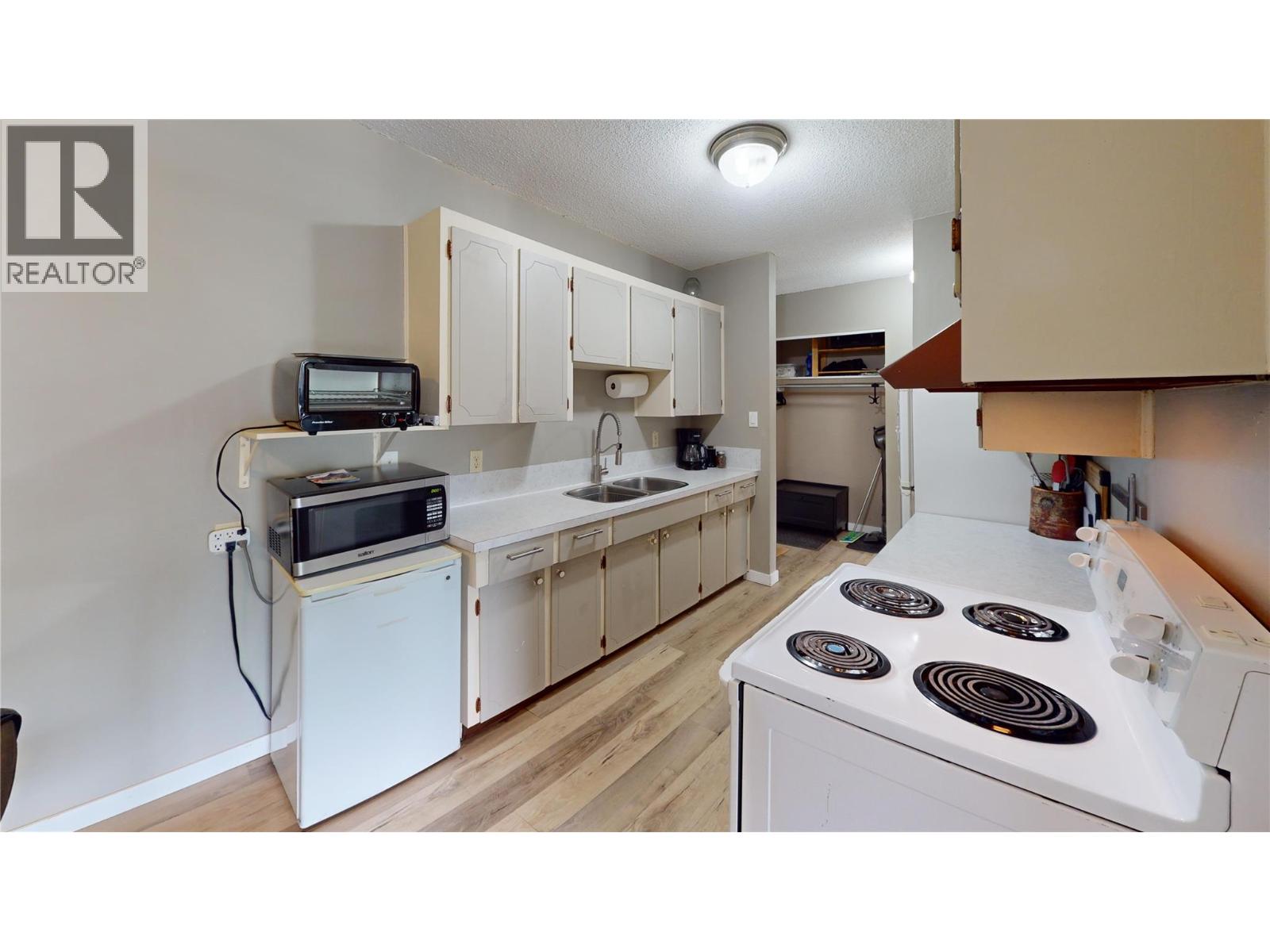 45 Ridgemont Drive Unit# 302, Fernie, British Columbia  V0B 1M2 - Photo 9 - 10396609