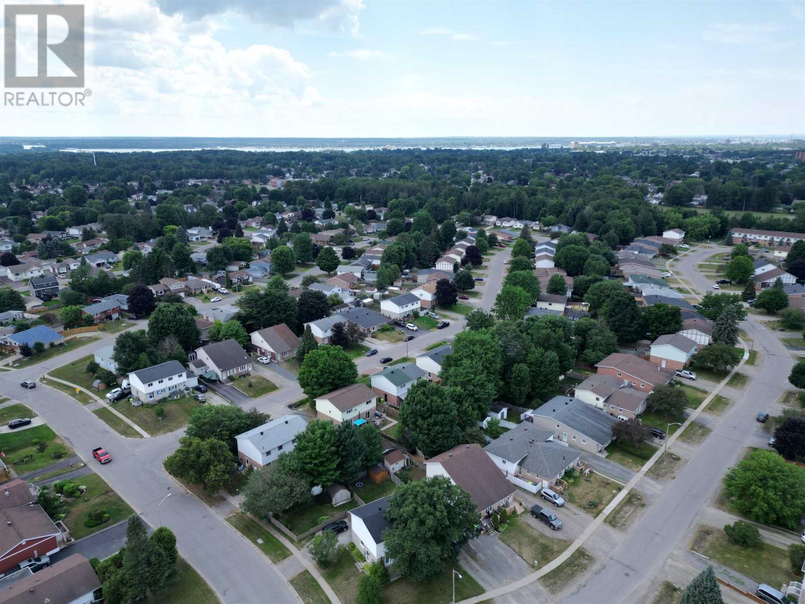 181 Sutton Pl, Sault Ste. Marie, Ontario  P6A 6A8 - Photo 9 - SM261641
