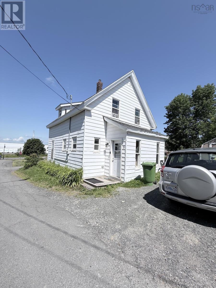 5 Fraser Lane, Trenton, Nova Scotia  B0K 1X0 - Photo 4 - 202619470