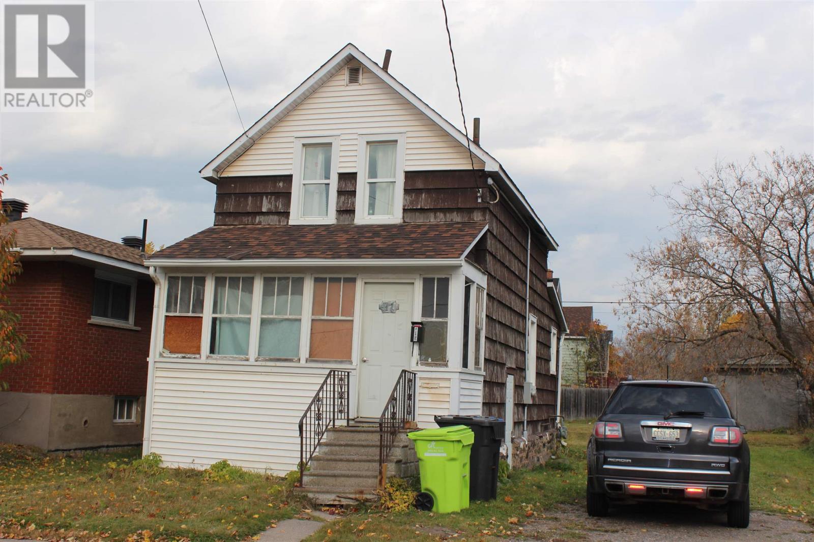 97 St Georges Ave, Sault Ste. Marie, Ontario  P6B 1X1 - Photo 1 - SM260843