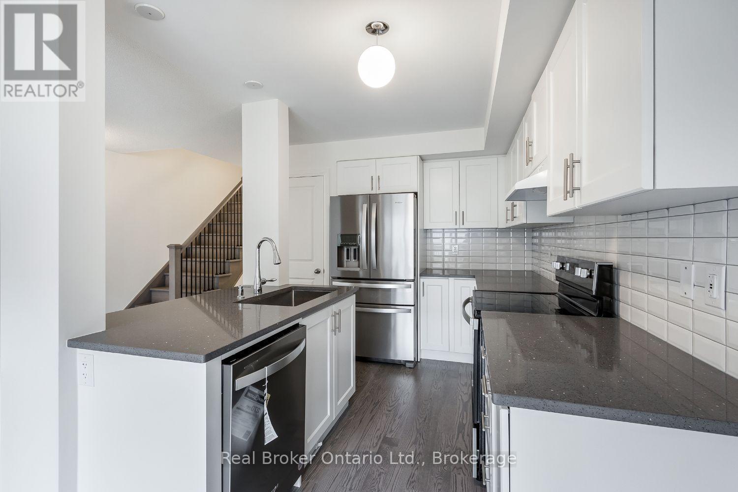267 - 79 Caspian Square, Clarington, Ontario  K2V 0R3 - Photo 8 - E13634074