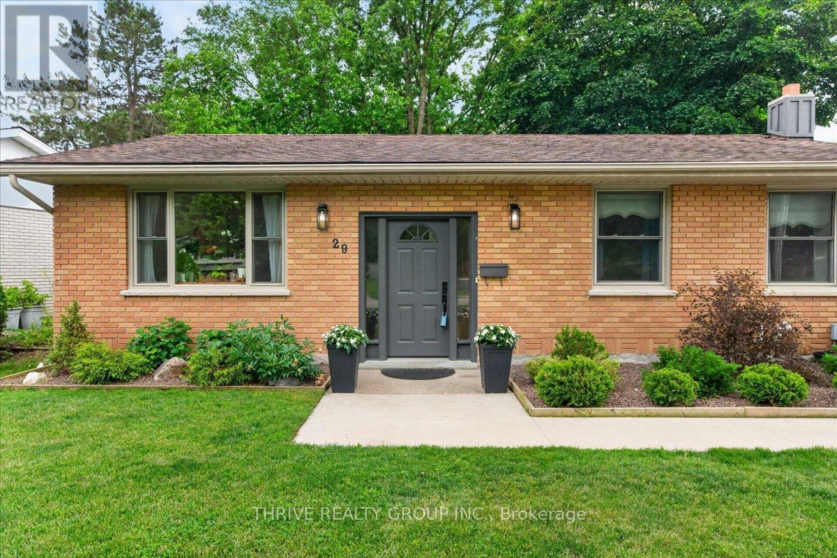 29 Southland Drive, London South, Ontario  N6P 1E5 - Photo 3 - X13634046