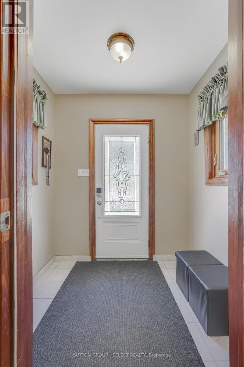 1054 Chippewa Drive, London East, Ontario  N5V 2T7 - Photo 4 - X13634078