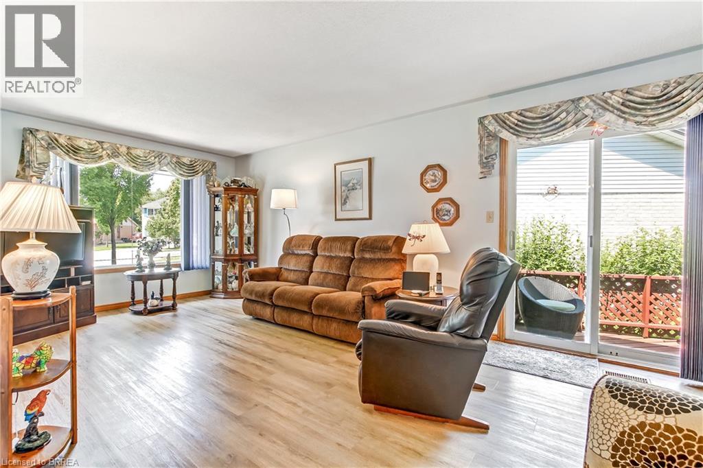 27 O'rourke Place, Woodstock, Ontario  N4S 8T9 - Photo 3 - 40849323