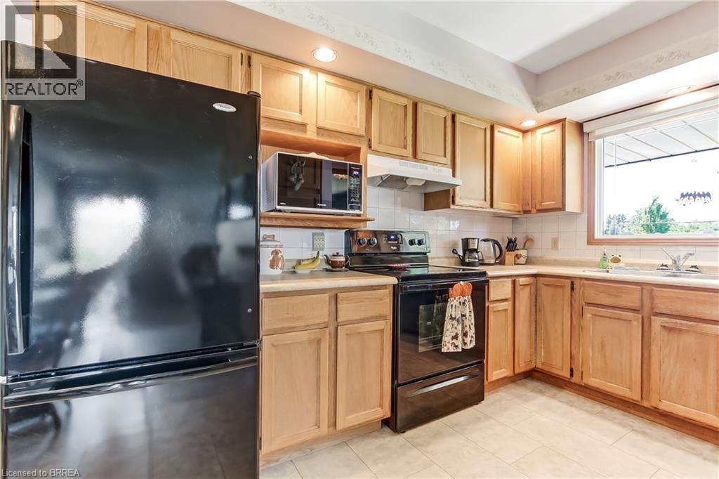 27 O'rourke Place, Woodstock, Ontario  N4S 8T9 - Photo 6 - 40849323