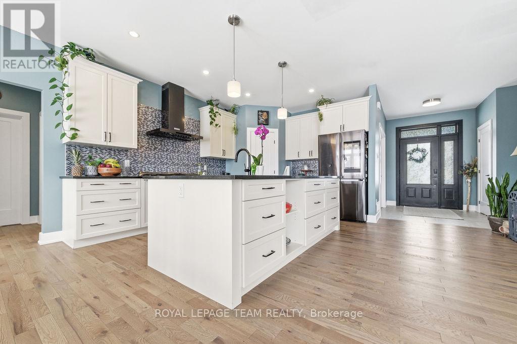 80 Raymond Luhta Crescent, Mcnab/braeside, Ontario  K7S 3G8 - Photo 13 - X13633998