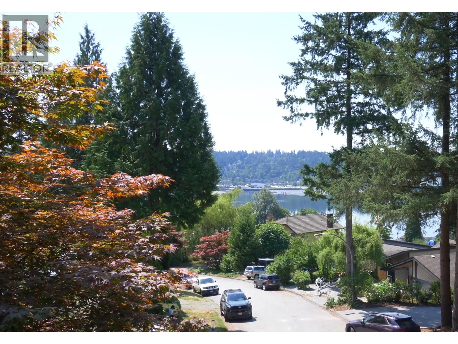 60 Walton Way, Port Moody, British Columbia V3H 3P3 - Photo 3 - R3143213