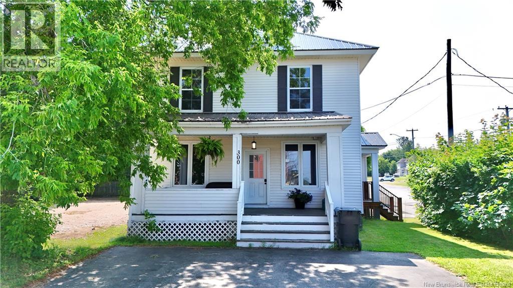 515 Murray, Bathurst, New Brunswick  E2A 1E3 - Photo 1 - NB145274