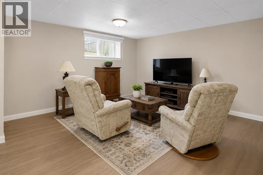 129 Fireside Place, Cochrane, Alberta  T4C 0R4 - Photo 25 - A2309787