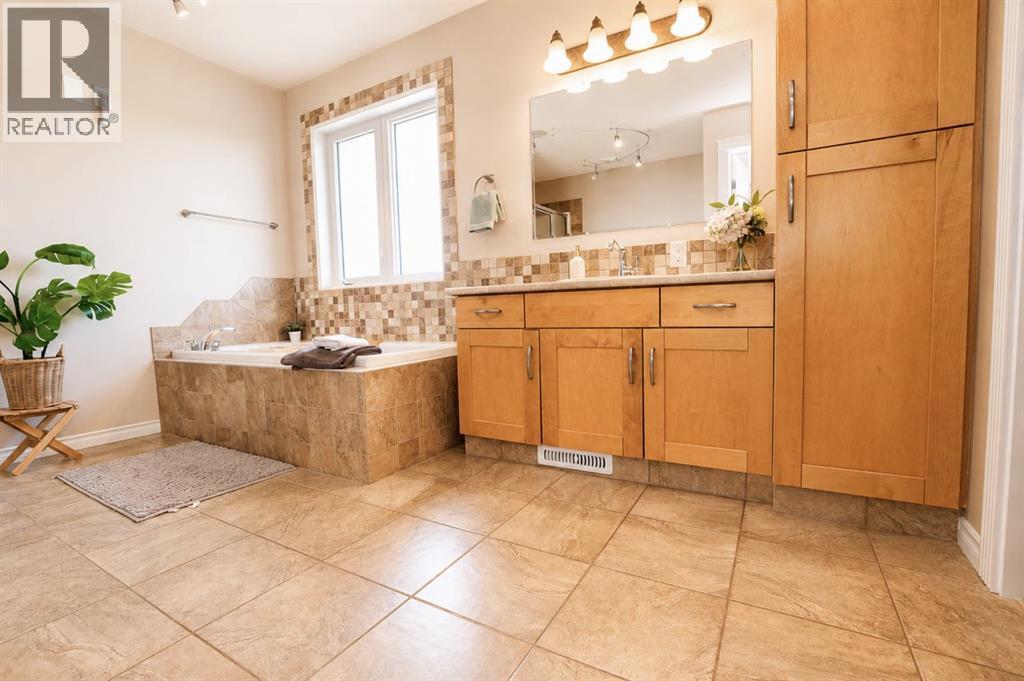 12701 Lakeshore Drive, Grande Prairie, Alberta  T8X 8C7 - Photo 24 - A2330743