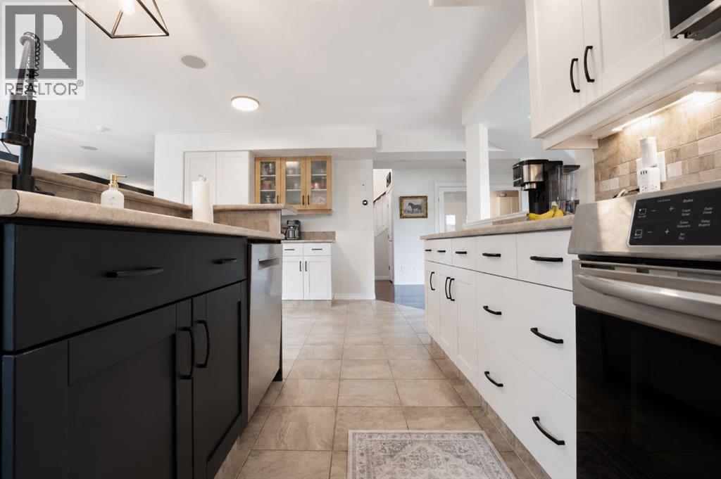 12701 Lakeshore Drive, Grande Prairie, Alberta  T8X 8C7 - Photo 11 - A2330743