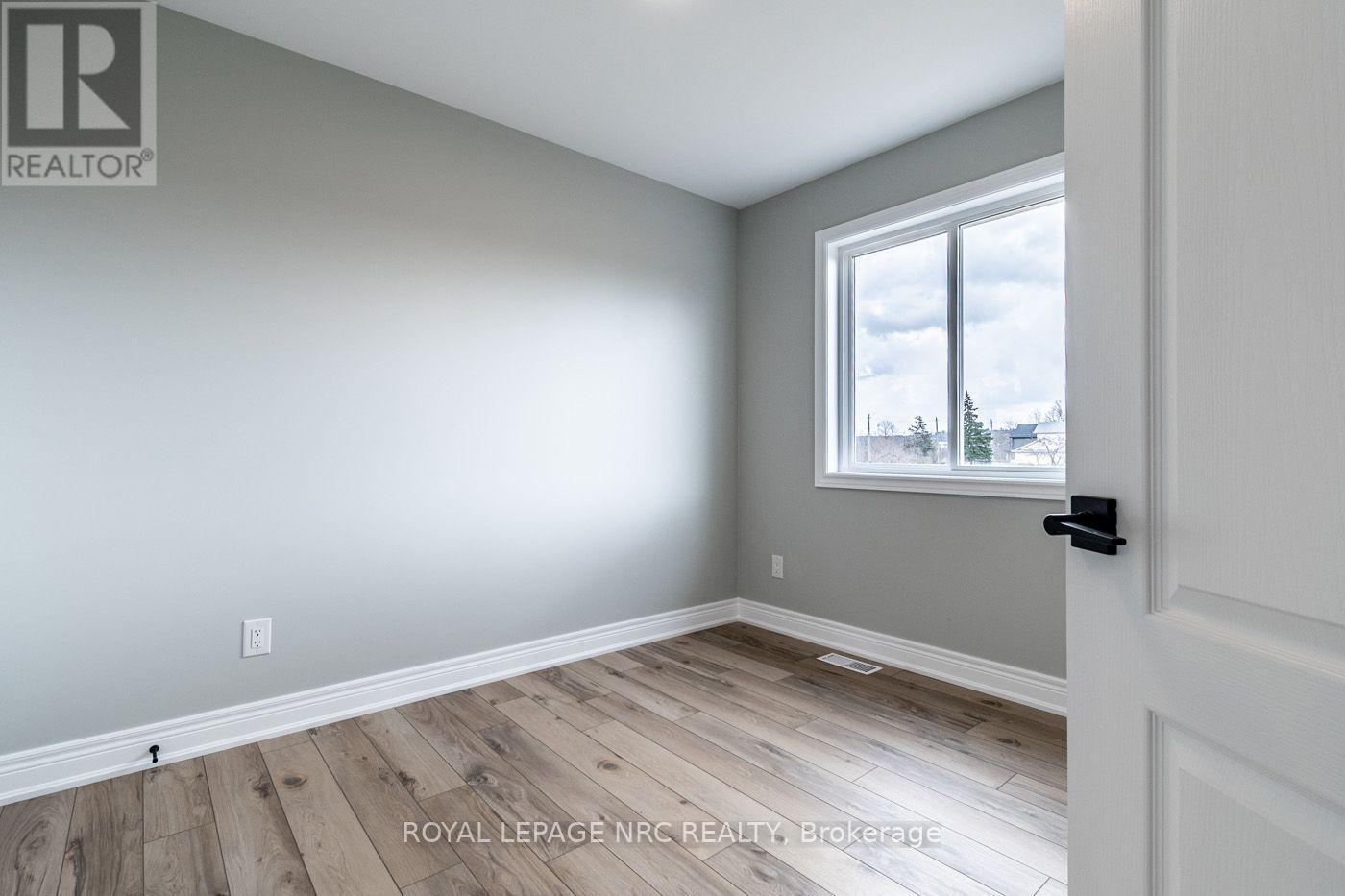 21 - 121a Moffatt Street, St. Catharines, Ontario  L2P 0G4 - Photo 17 - X13634012