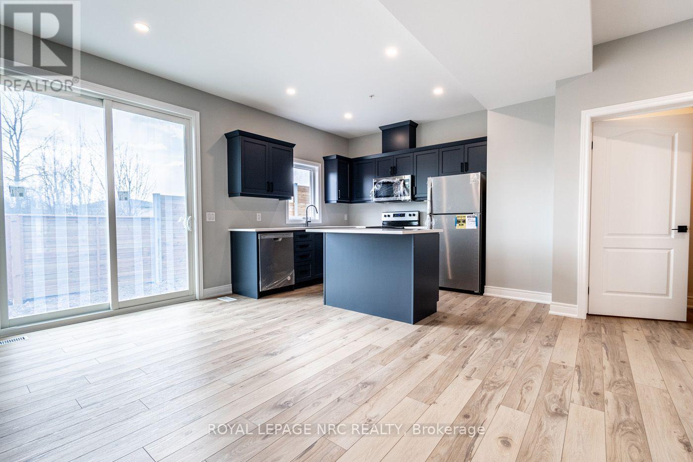21 - 121a Moffatt Street, St. Catharines, Ontario  L2P 0G4 - Photo 7 - X13634012