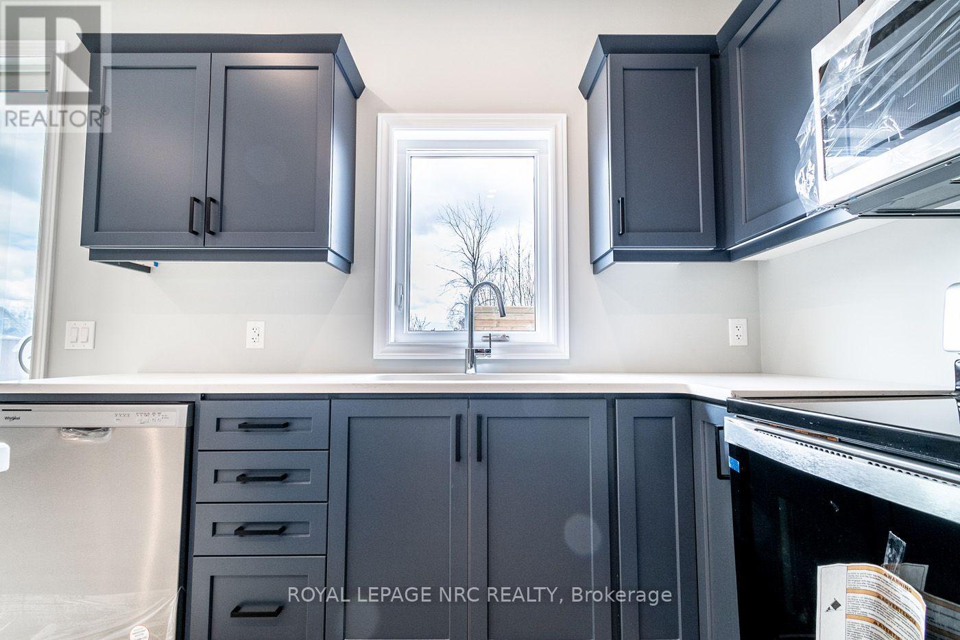 21 - 121a Moffatt Street, St. Catharines, Ontario  L2P 0G4 - Photo 9 - X13634012