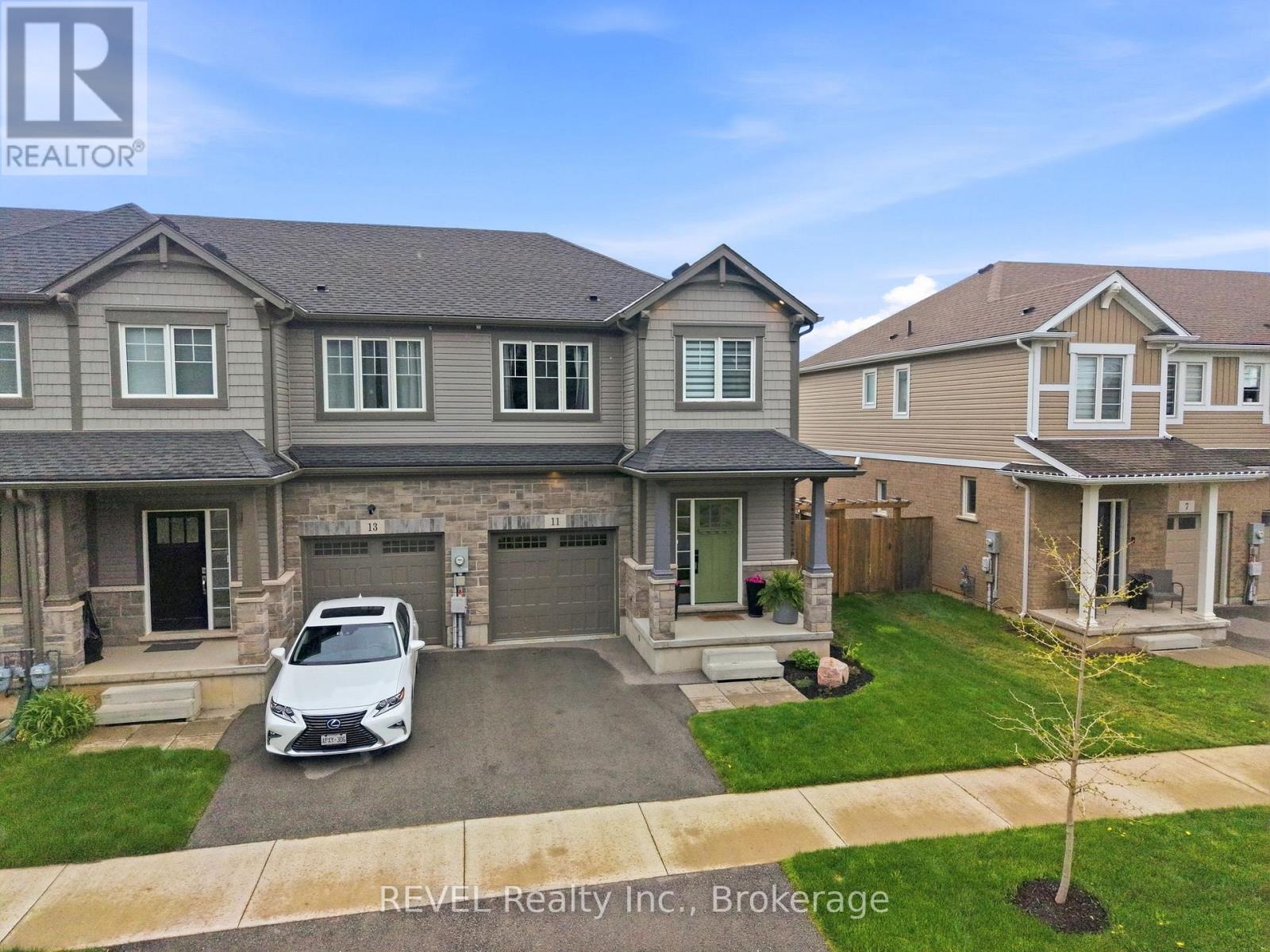 11 Lymburner Street, Pelham, Ontario  L0S 1E6 - Photo 2 - X13634130