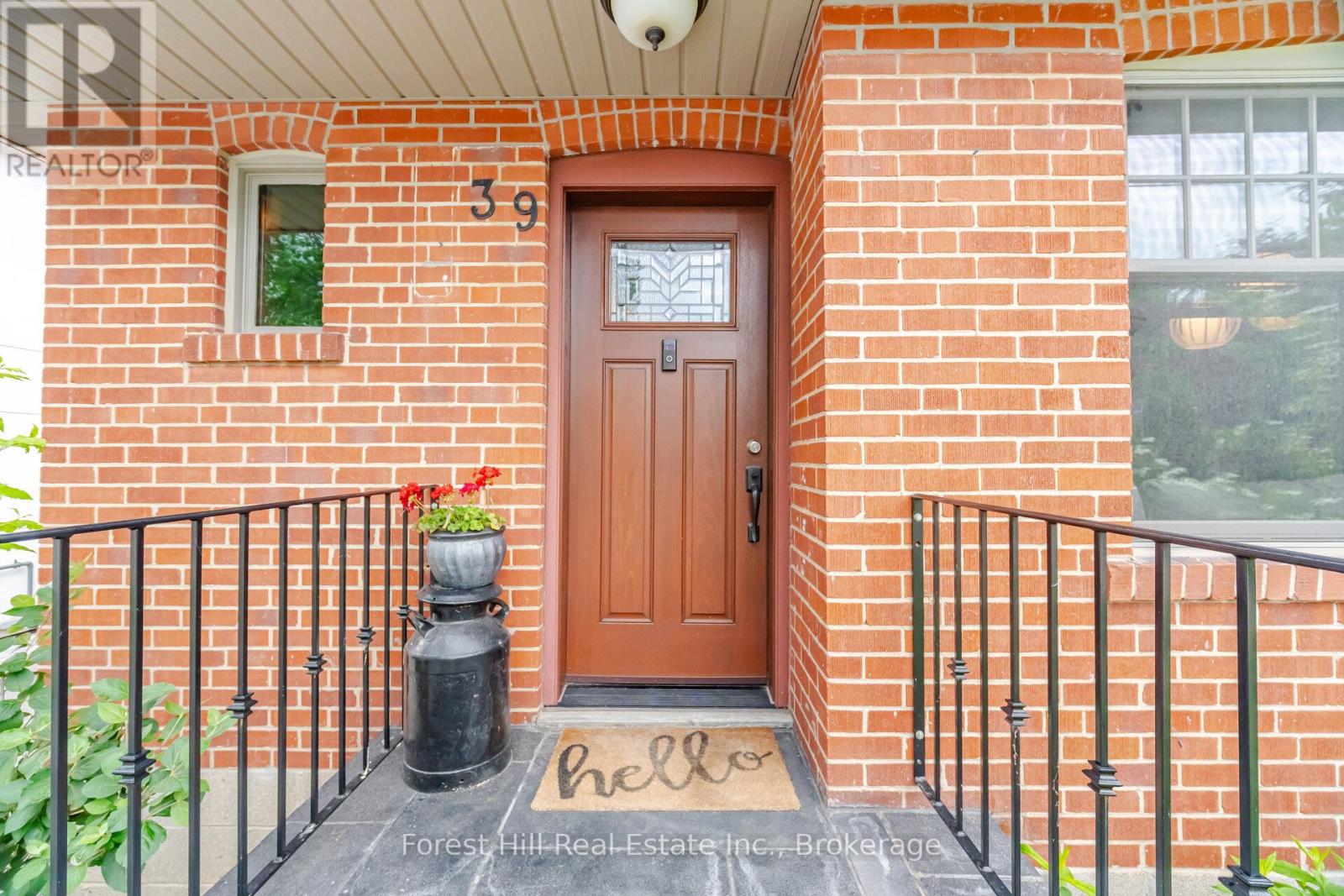 39 Broadview Avenue, Mississauga, Ontario  L5H 2S8 - Photo 5 - W13634022