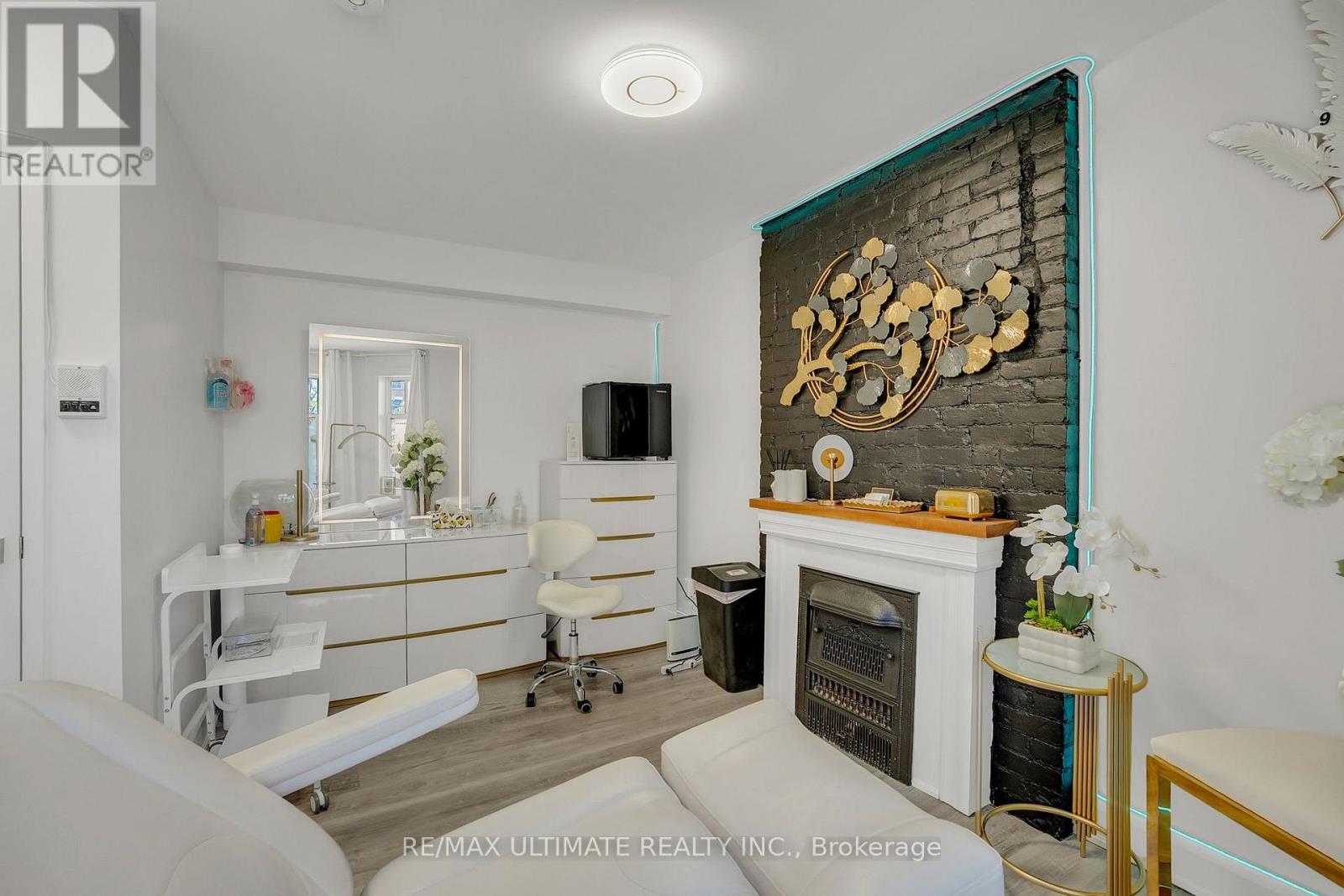 201 - 460 College Street, Toronto, Ontario  M6G 1A1 - Photo 3 - C13634002
