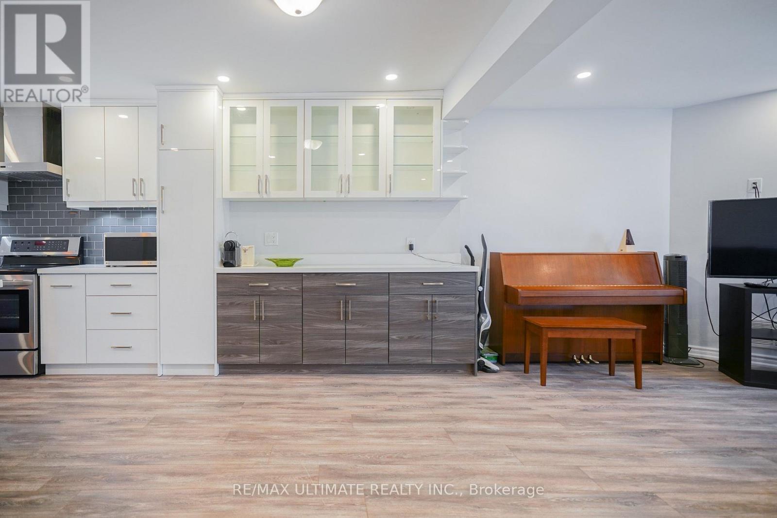 81 Flaming Rose Way, Toronto, Ontario  M2N 5W8 - Photo 13 - C13634088