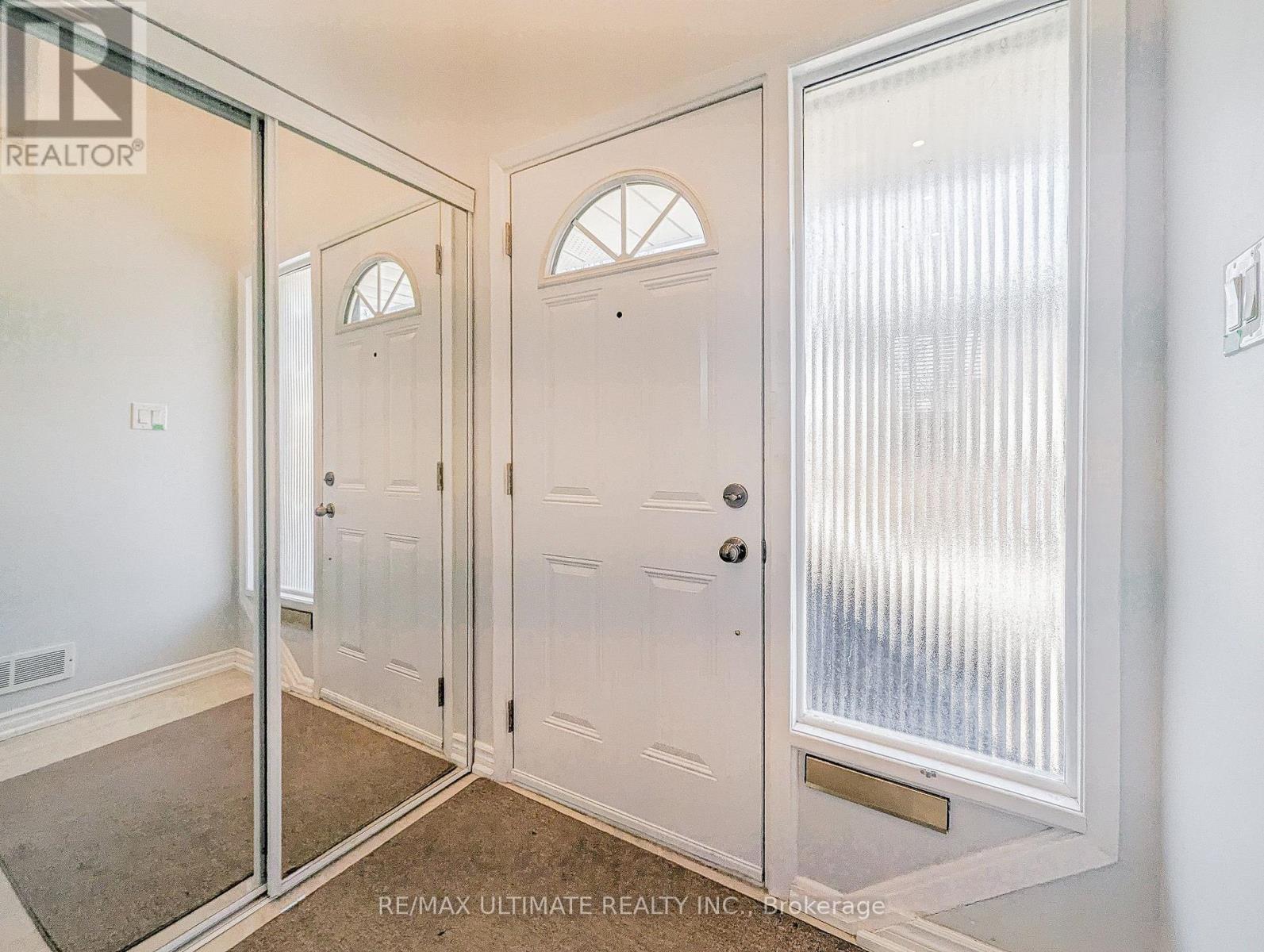 81 Flaming Rose Way, Toronto, Ontario  M2N 5W8 - Photo 2 - C13634088